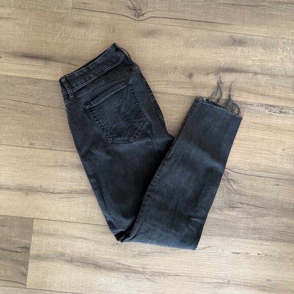 Gap Curvy Skinny Jeans Black Distressed - Size 29 - Picture 2 of 6